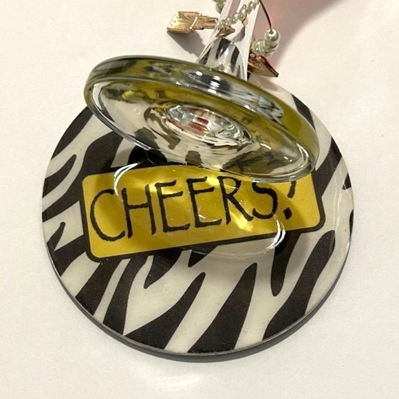 NEW "CHEEKY" SPILLED COSMOPOLITAN DRINK CONVERSATION PIECE - Picture 6 of 7